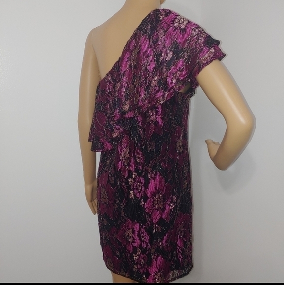 NWT WAYF Lacey Fuschia one shoulder floral dress Med - Picture 3 of 10
